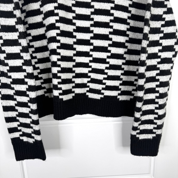 LISA SAYS GAH Emma NEW Crewneck Sweater Black White Checkered Knit NEW Size M/L - Picture 3 of 10